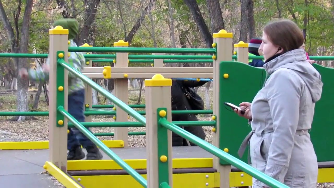 В старом парке Петропавловска установили детскую площадку (видео)