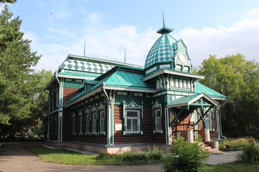 История семьи, жившей в самом красивом доме Петропавловска