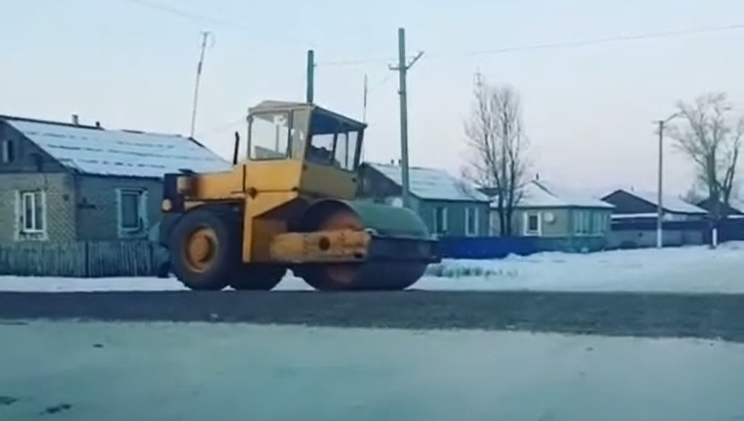 Коммунальные отморозки: на севере Казахстана любят работать на снегу
