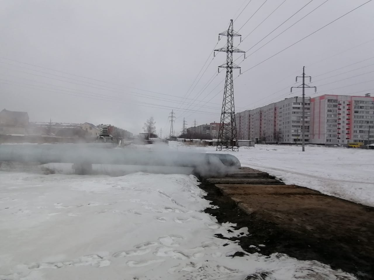 Многоэтажка в Петропавловске рискует упасть в овраг — Петропавловск News