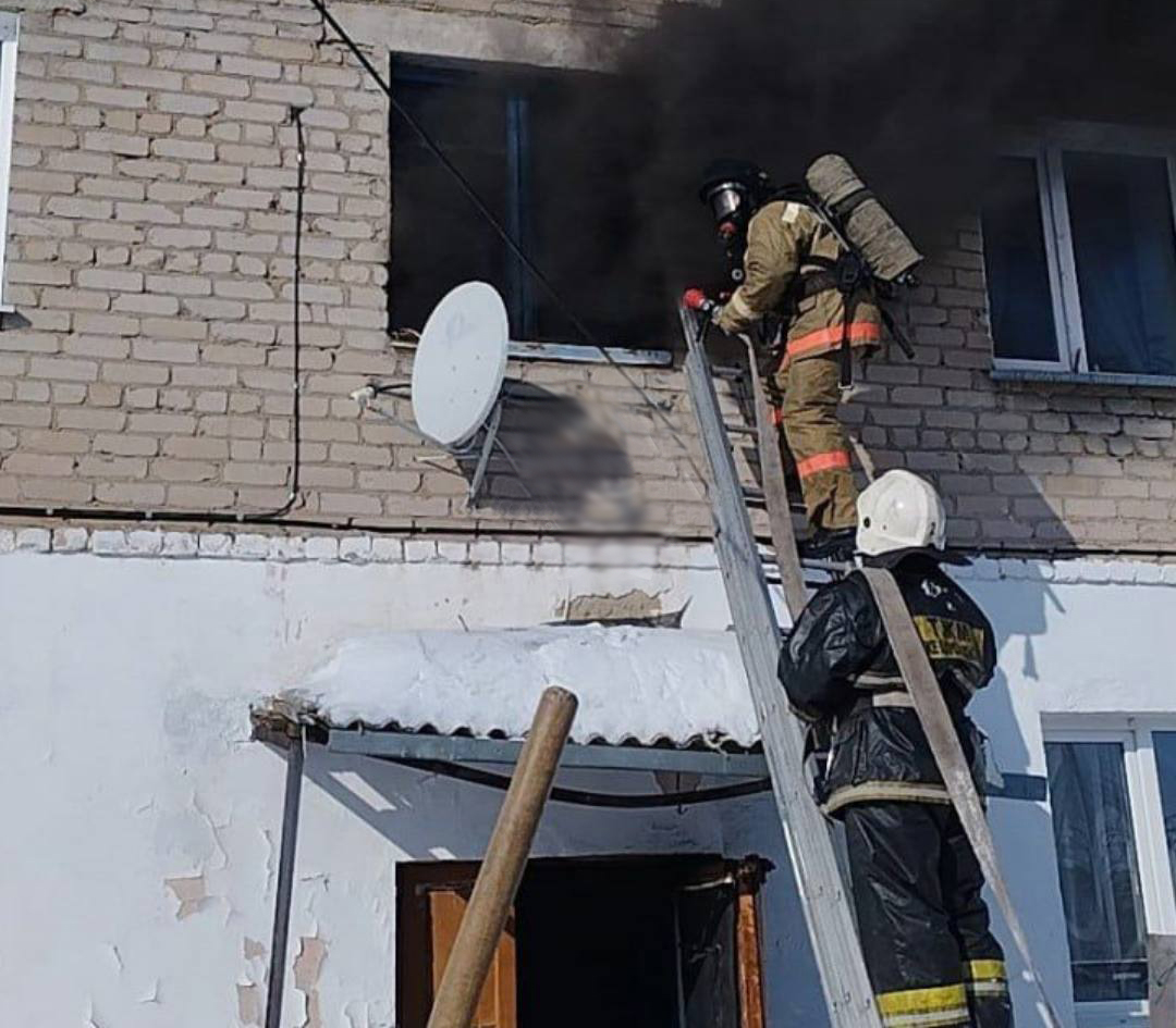 В селе на севере Казахстана едва не сгорел двухэтажный дом — Петропавловск  News