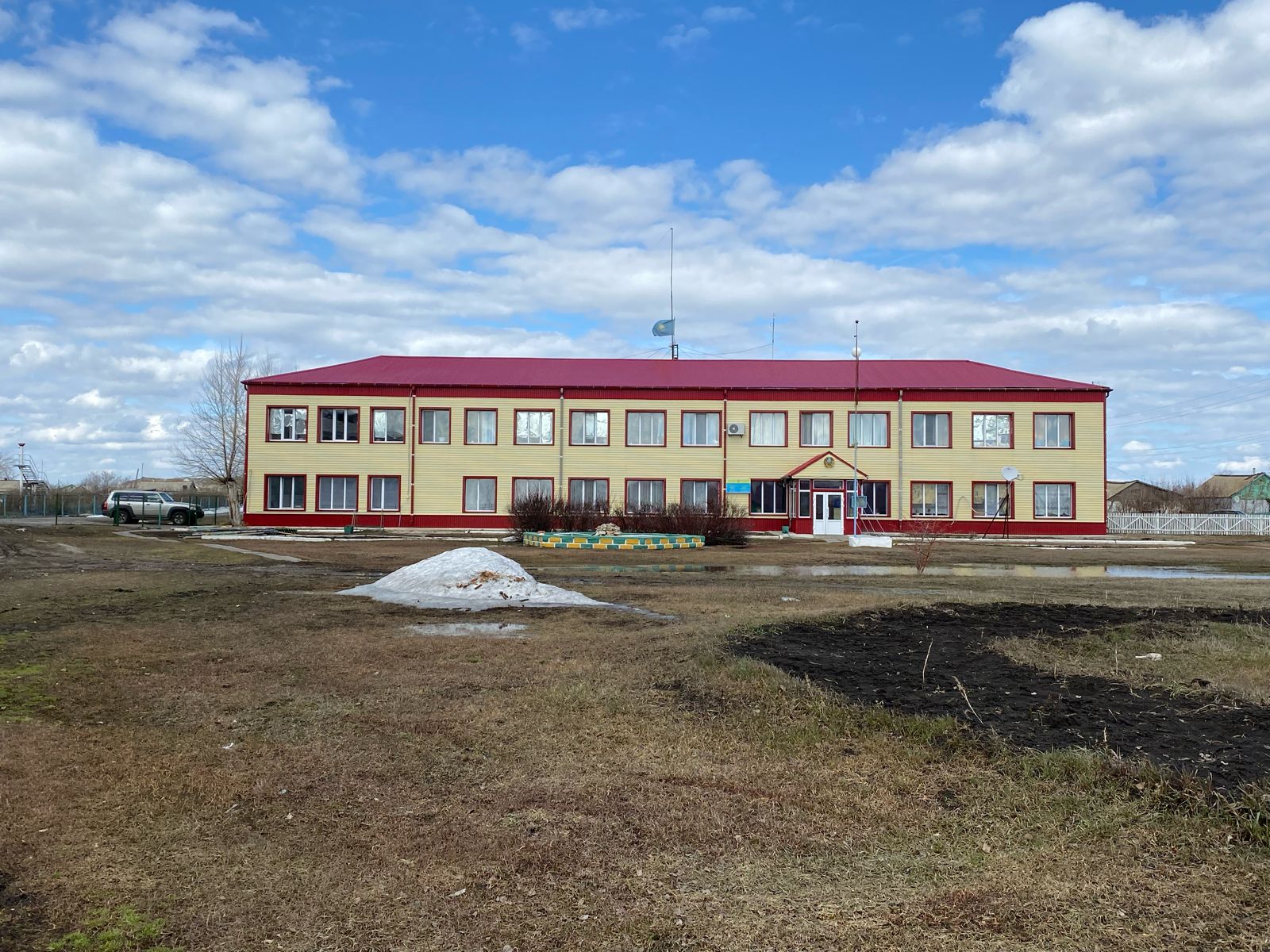 Центральная контора в селе Таманское района М. Жумабаева Северо-Казахстанская область