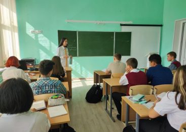 Учебный год в Казахстане закончится классным часом