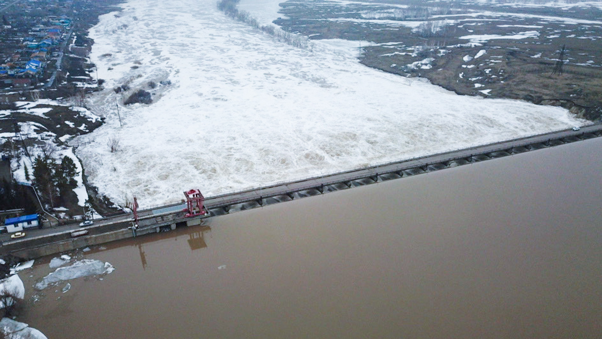 Завтра была волна: первый удар паводка с севера Казахстана уходит в российские регионы