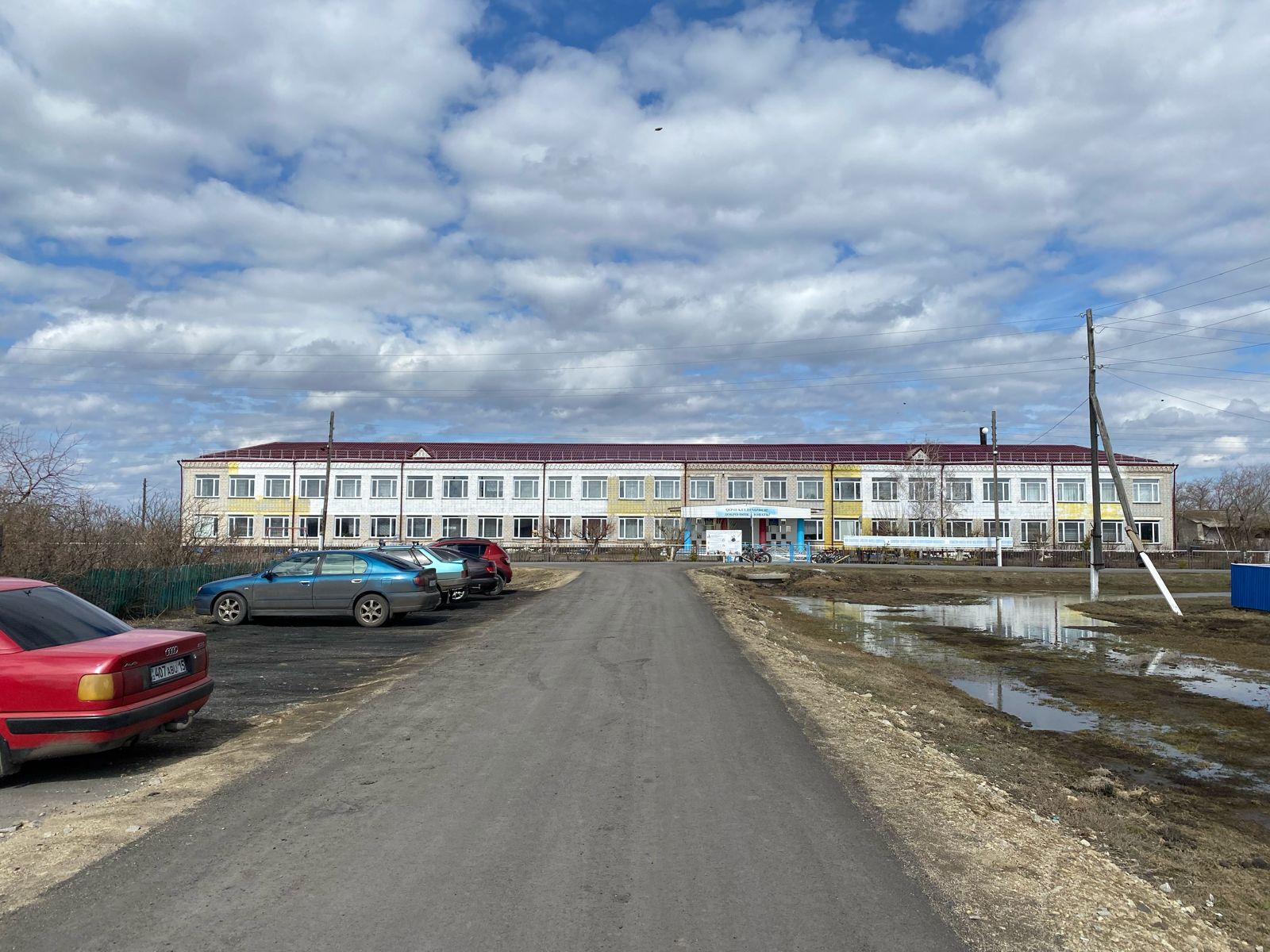 Здание школы в селе Таманское, Северо-Казахстанская область