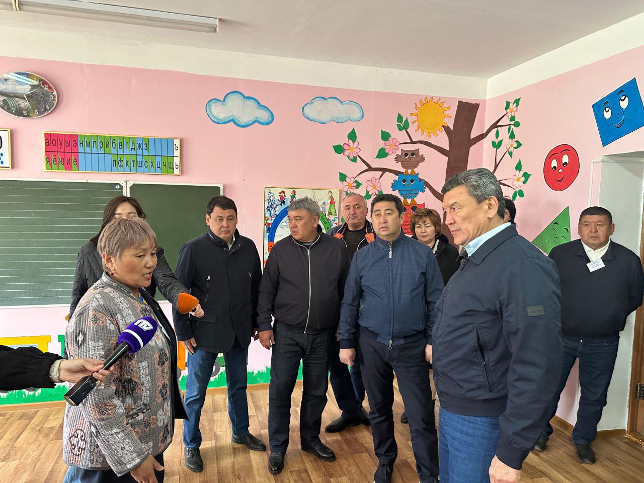 Гауез Нурмухамбетов и Айдарбек Сапаров посетили села Пески и Раисовка на севере Казахстана