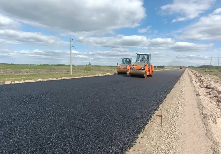 На севере Казахстана дорожники продолжили работу по реконструкции трассы из Петропавловска в Курган