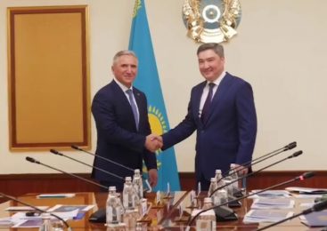 Реконструкцию пограничных пунктов на севере Казахстана обсудили Олжас Бектенов и тюменский губернатор Моор