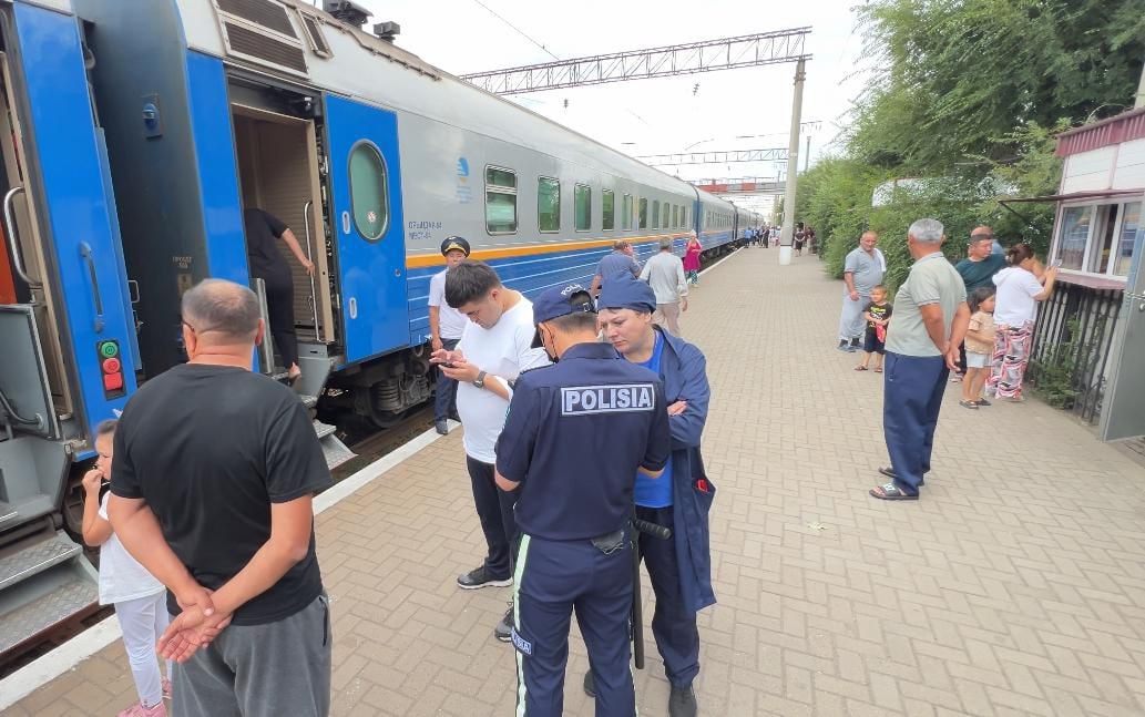 поезд в Казахстане