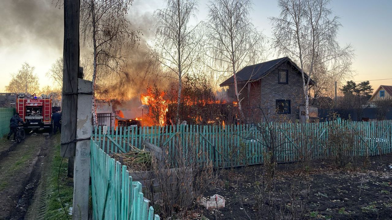 Баня сгорела в дачном обществе «Ёлочка» в Петропавловске