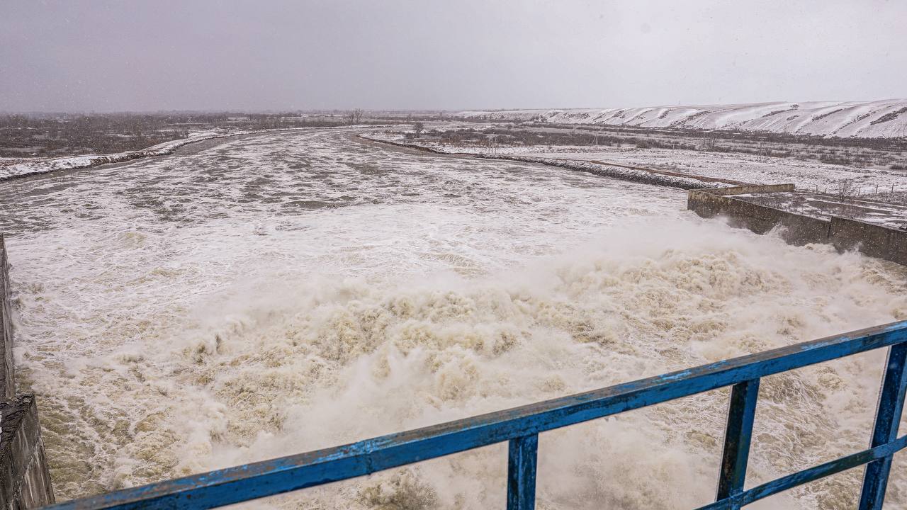 вода зима Сергеевское водохранилище Северо-Казахстанская область