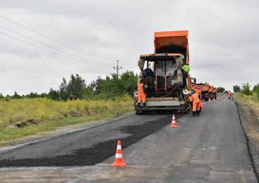 В Жамбылском районе на севере Казахстана ремонтируют дороги и модернизируют водоснабжение